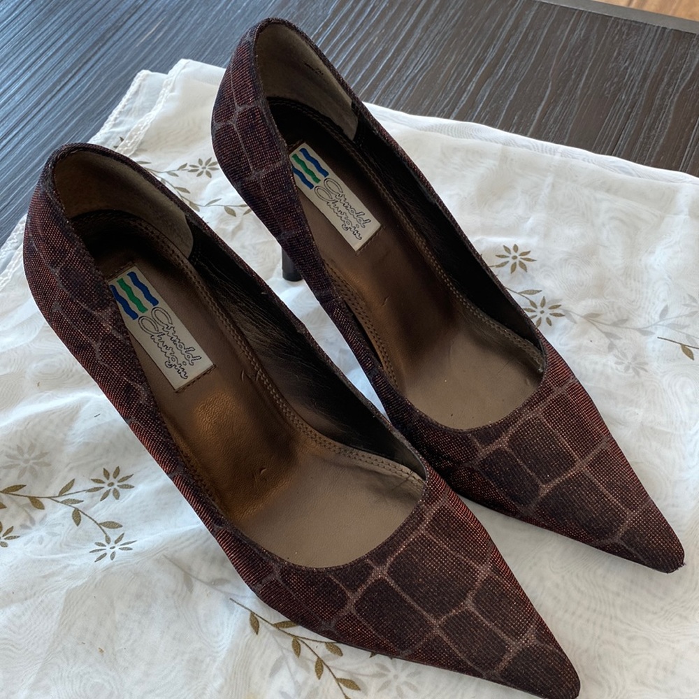 Arnold Churgin ladies pumps in deep burgundy with animal print, 3 1/2” heels.